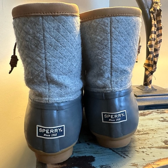 Sperry Shoes - NEW!!!!    SPERRY Winter Boots. Size 10. pristine condition.!